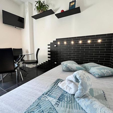 Blaxej, Nel Cuore Di Verona, Moderno Ed Elegante, 4 Posti Letto, Wi-Fi, Self Check In 아파트 외부 사진