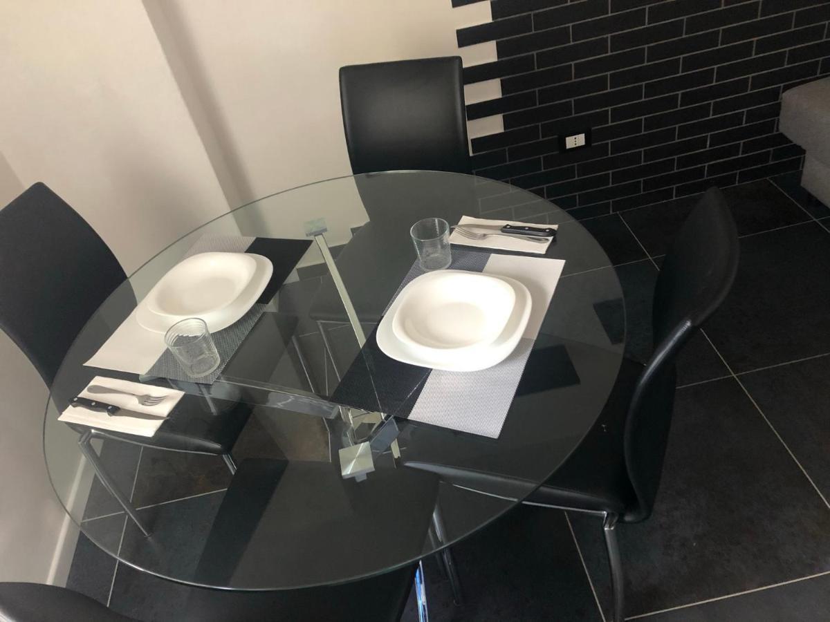 Blaxej, Nel Cuore Di Verona, Moderno Ed Elegante, 4 Posti Letto, Wi-Fi, Self Check In 아파트 외부 사진