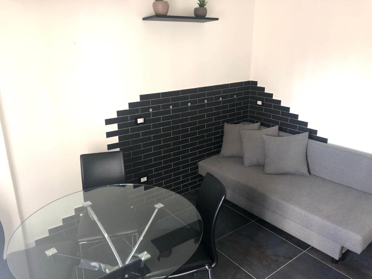 Blaxej, Nel Cuore Di Verona, Moderno Ed Elegante, 4 Posti Letto, Wi-Fi, Self Check In 아파트 외부 사진