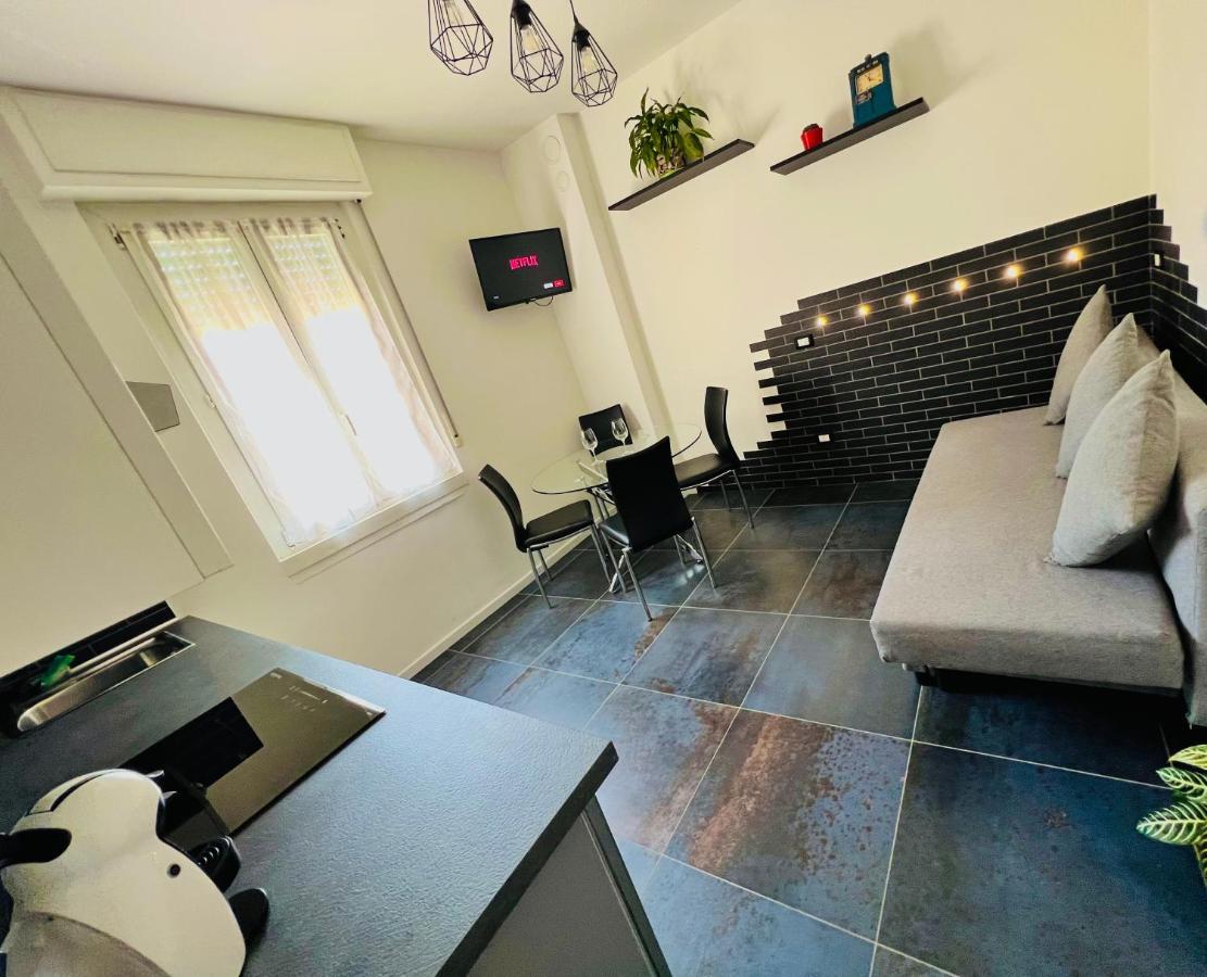 Blaxej, Nel Cuore Di Verona, Moderno Ed Elegante, 4 Posti Letto, Wi-Fi, Self Check In 아파트 외부 사진